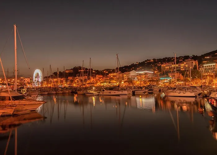 T3 Au Lavandou Avec Piscine, 6 Pers, 900m - Fr-1-803-97