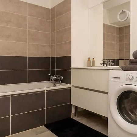 T3 Au Lavandou Avec Piscine, 6 Pers, 900m - Fr-1-803-97 Apartment