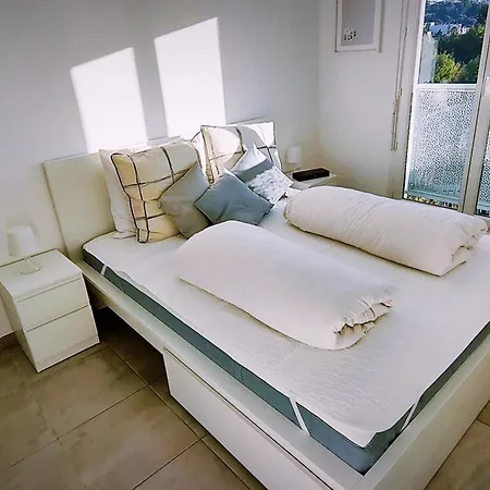 T3 Au Lavandou Avec Piscine, 6 Pers, 900m - Fr-1-803-97 *