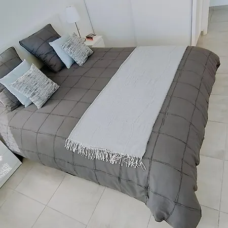 T3 Au Lavandou Avec Piscine, 6 Pers, 900m - Fr-1-803-97 *